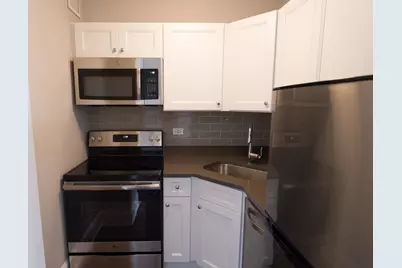 817 W Lakeside Place #708, Chicago, IL 60640 - Photo 3