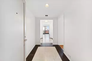 990 N Lake Shore Dr, Chicago, IL 60611 - Photo 3