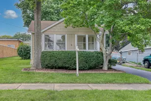947 Mason Ave, Aurora, IL 60506 - Photo 1