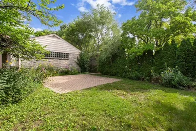 807 Surrey Lane, Glenview, IL 60025 - Photo 31
