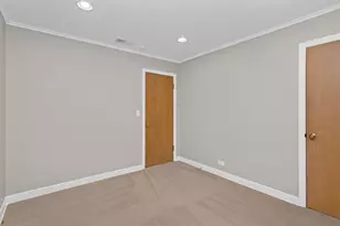 807 Surrey Ln, Glenview, IL 60025 - Photo 21