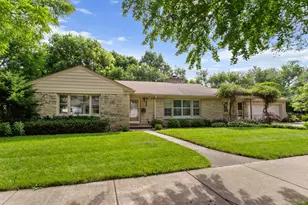 807 Surrey Ln, Glenview, IL 60025 - Photo 33