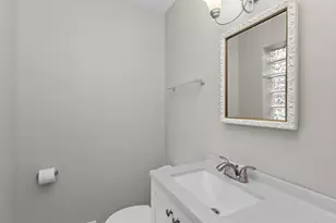 807 Surrey Ln, Glenview, IL 60025 - Photo 23
