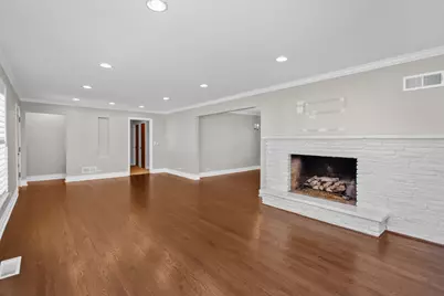 807 Surrey Lane, Glenview, IL 60025 - Photo 5