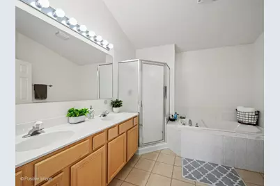 129 Chestnut Hills Circle #129, Burr Ridge, IL 60527 - Photo 17