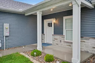 3704 Boulder Ridge Dr, Champaign, IL 61822 - Photo 5