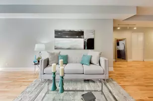 4753 N Beacon St, Chicago, IL 60640 - Photo 3