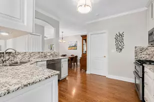 312 Reserve Cir, Clarendon Hills, IL 60514 - Photo 7