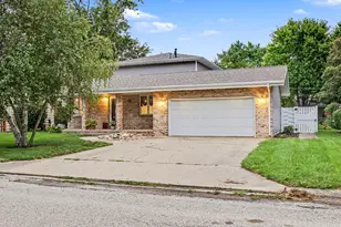 808 N Mohave Dr, Pontiac, IL 61764 - Photo 1