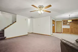 808 N Mohave Dr, Pontiac, IL 61764 - Photo 5