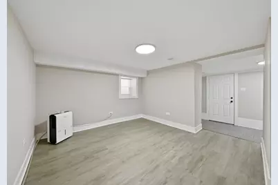 10546 S Avenue J, Chicago, IL 60617 - Photo 23