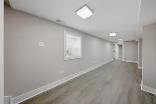 10546 S Ave J, Chicago, IL 60617 - Photo 25