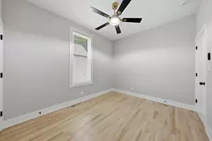10546 S Ave J, Chicago, IL 60617 - Photo 15