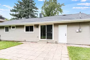 275 E Lincoln Ave, Glendale Heights, IL 60139 - Photo 15