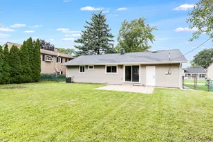 275 E Lincoln Ave, Glendale Heights, IL 60139 - Photo 17