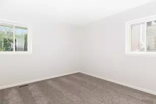 275 E Lincoln Ave, Glendale Heights, IL 60139 - Photo 11