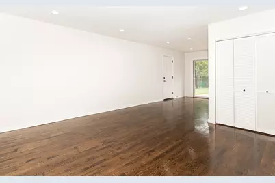 275 E Lincoln Avenue, Glendale Heights, IL 60139 - Photo 5