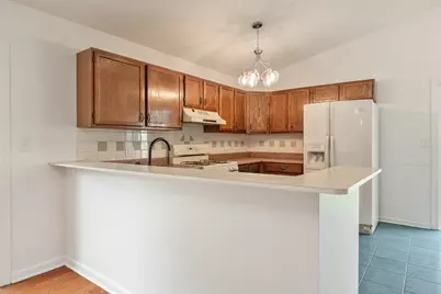 571 Newport Court, Island Lake, IL 60042 - Photo 7