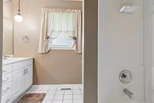 777 Redwood Dr, Aurora, IL 60506 - Photo 9