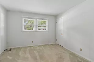 777 Redwood Dr, Aurora, IL 60506 - Photo 11