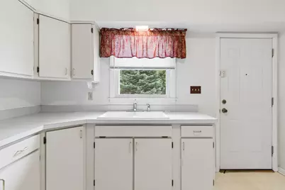 777 Redwood Drive, Aurora, IL 60506 - Photo 7