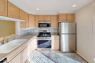 1985 Westview Ln, Round Lake Beach, IL 60073 - Photo 5