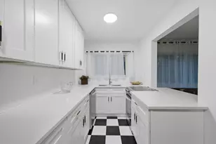 526 W Roscoe St, Chicago, IL 60657 - Photo 7