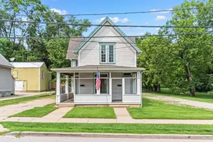 642 E Chicago St, Elgin, IL 60120 - Photo 1