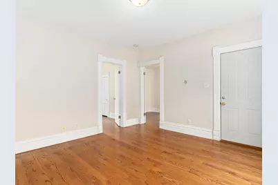 642 E Chicago Street, Elgin, IL 60120 - Photo 7