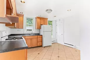642 E Chicago St, Elgin, IL 60120 - Photo 15