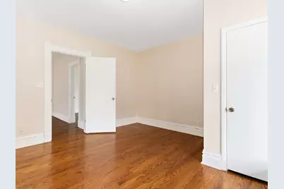 642 E Chicago Street, Elgin, IL 60120 - Photo 11
