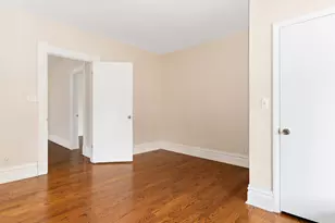 642 E Chicago St, Elgin, IL 60120 - Photo 11