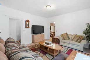 903 17th St, Rock Island, IL 60201 - Photo 5