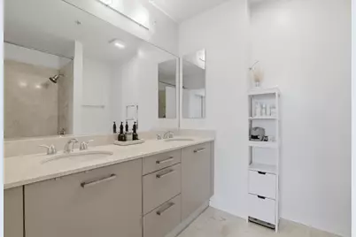 500 W Superior Street #1010, Chicago, IL 60654 - Photo 11