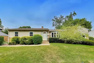 1434 E Norman Dr, Palatine, IL 60074 - Photo 1