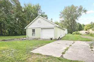2098 W 2000S Rd, Kankakee, IL 60901 - Photo 23