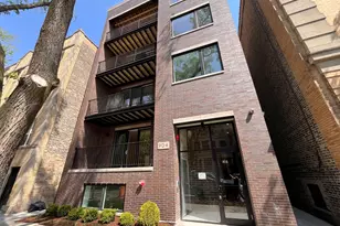 904 W Dakin St, Chicago, IL 60613 - Photo 1