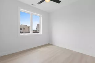 904 W Dakin St, Chicago, IL 60613 - Photo 11