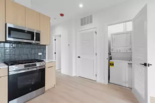 904 W Dakin St, Chicago, IL 60613 - Photo 9