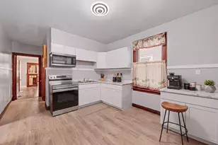 8748 S Marquette Ave, Chicago, IL 60617 - Photo 13