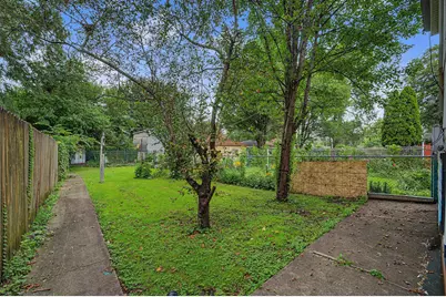 8748 S Marquette Avenue, Chicago, IL 60617 - Photo 19