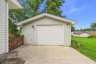 3320 Seward Ave, Rockford, IL 61108 - Photo 5