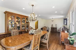 2870 Alden Ln, Des Plaines, IL 60018 - Photo 3