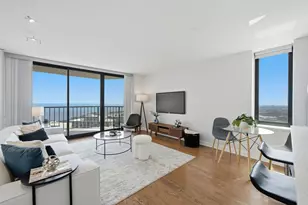 3660 N Lake Shore Dr, Chicago, IL 60613 - Photo 3