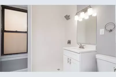 1057 W Foster Avenue #1, Chicago, IL 60640 - Photo 11