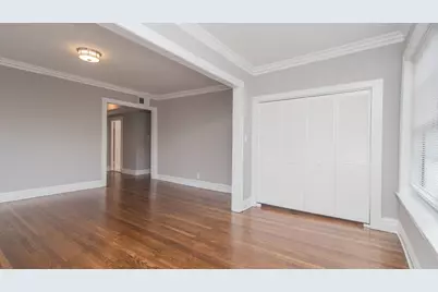 1057 W Foster Avenue #1, Chicago, IL 60640 - Photo 5