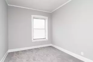 1057 W Foster Ave, Chicago, IL 60640 - Photo 9