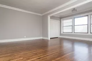 1057 W Foster Ave, Chicago, IL 60640 - Photo 3