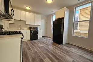 2216 W 21st Pl, Chicago, IL 60608 - Photo 13