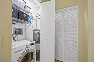 974 W 35th Pl, Chicago, IL 60609 - Photo 17